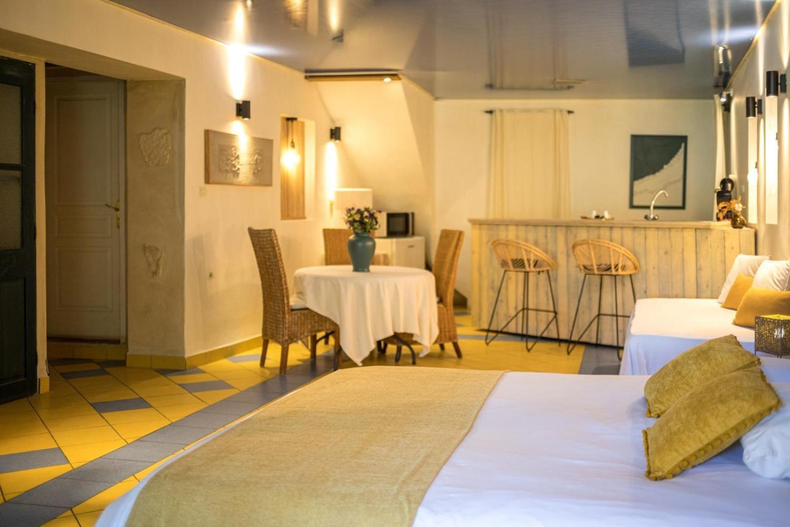 In Provence Hotel - Experience Atypique ヴネル エクステリア 写真