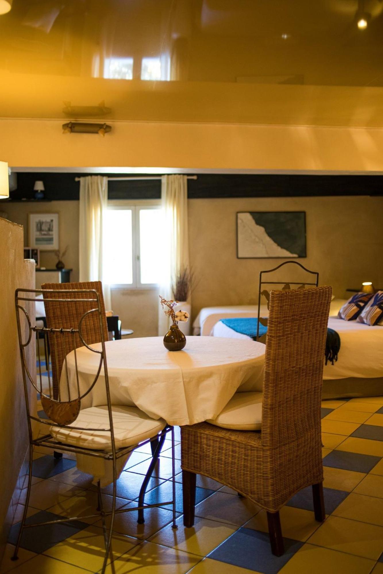 In Provence Hotel - Experience Atypique ヴネル エクステリア 写真